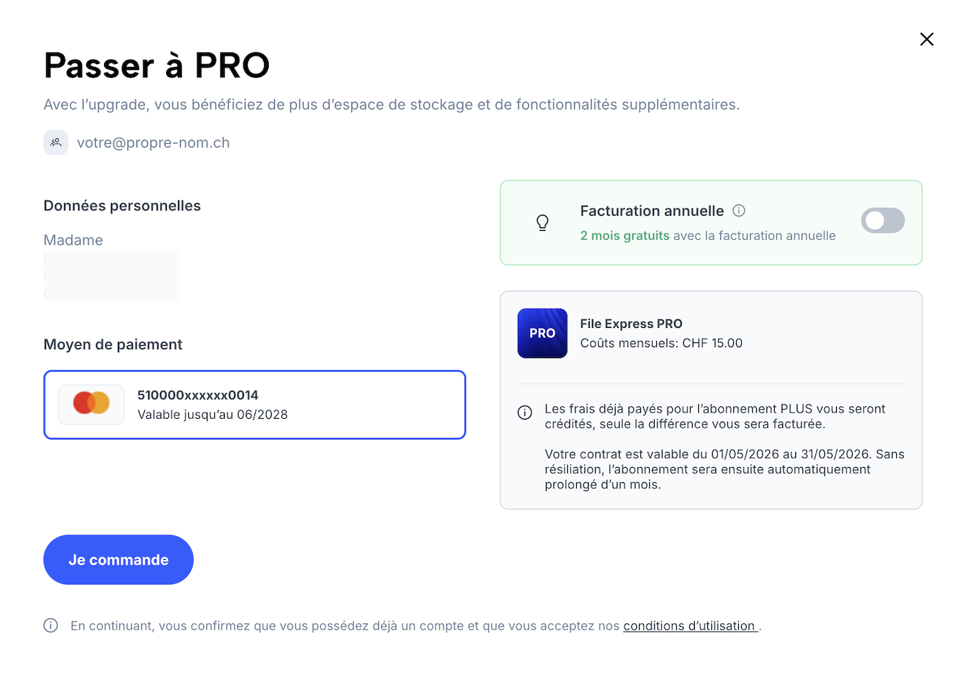 Overlay avec toutes les informations importantes sur la mise à niveau de l’abonnement (données personnelles, moyen de paiement, prix).